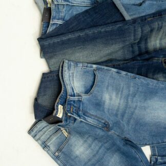 Light Wash Relaxed Jeans